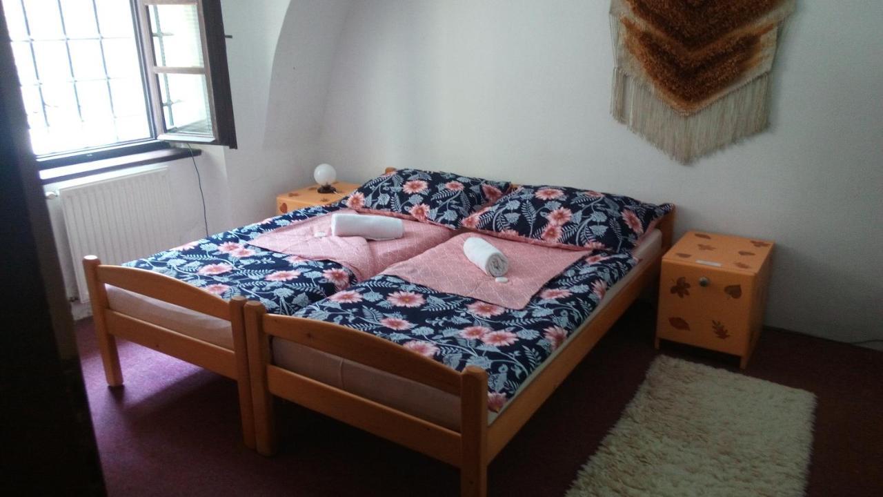 Penzion U Tkadlen Jindřichŭv Hradec Ngoại thất bức ảnh