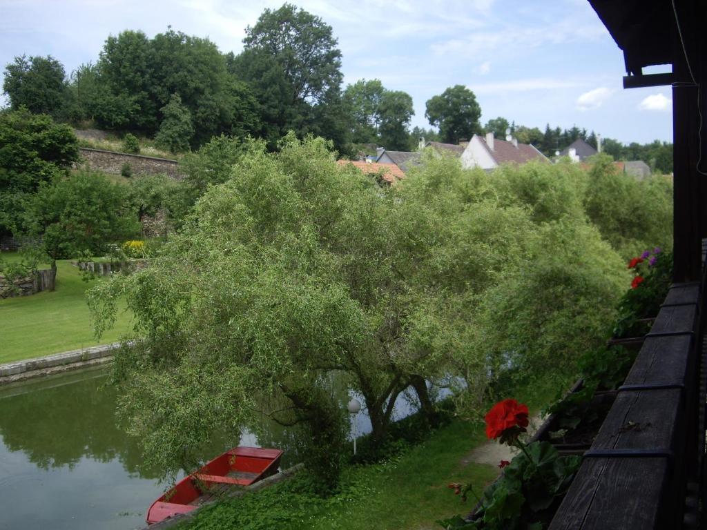 Penzion U Tkadlen Jindřichŭv Hradec Ngoại thất bức ảnh